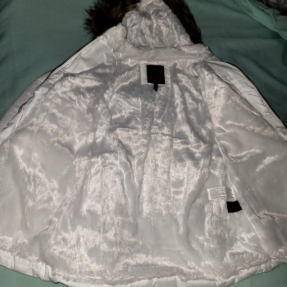 White Hooded Kids jackets Various sizes - Picture 3 of 8